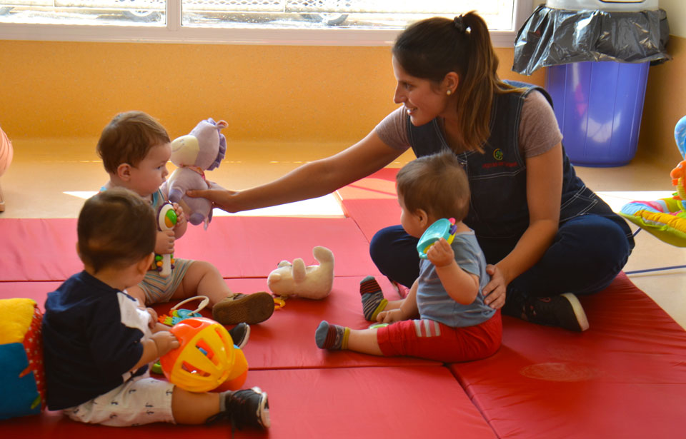 10-2025 ASISTENTE DE JARDINES MATERNALES  27/10 15 HS.PROFESORA DAFNE